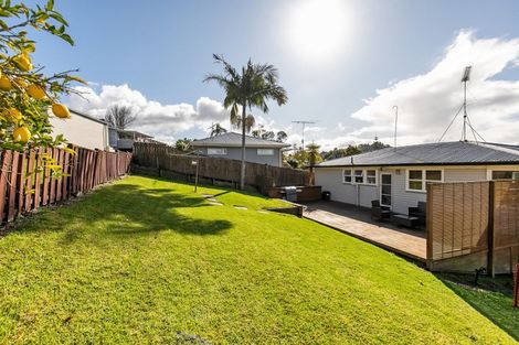 Photo of property in 60 Lauderdale Road, Birkdale, Auckland, 0626