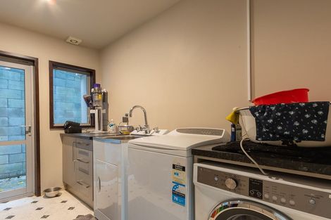 Photo of property in 48 Kotare Street, Waikanae, 5036