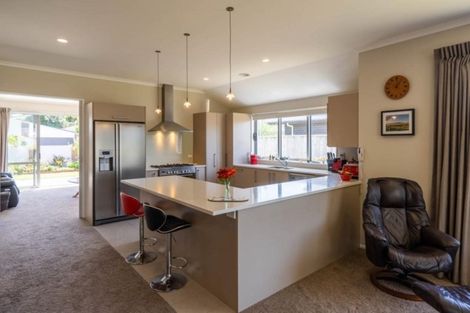 Photo of property in 4 Petrel Close, Paraparaumu Beach, Paraparaumu, 5032