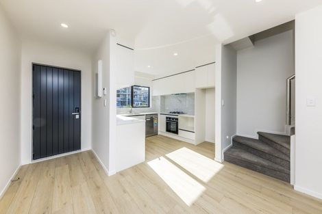 Photo of property in 23 Crestview Rise, Papakura, 2110