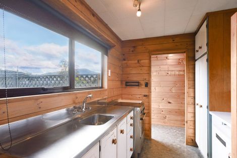 Photo of property in 48 Neri Crescent, Pomare, Rotorua, 3015
