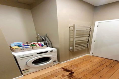 Photo of property in 19 Savoy Road, Glen Eden, Auckland, 0602