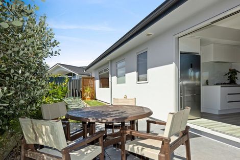 Photo of property in 1 Benmore Place, Poraiti, Napier, 4112