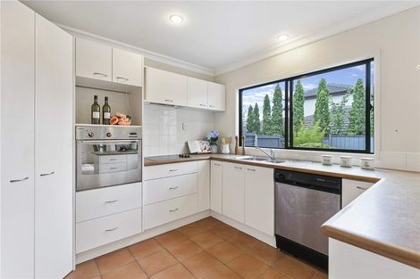 Photo of property in 16 Kilsyth Way, East Tamaki Heights, Auckland, 2016