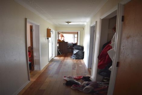 Photo of property in 84 Roberts Road, Te Atatu South, Auckland, 0610