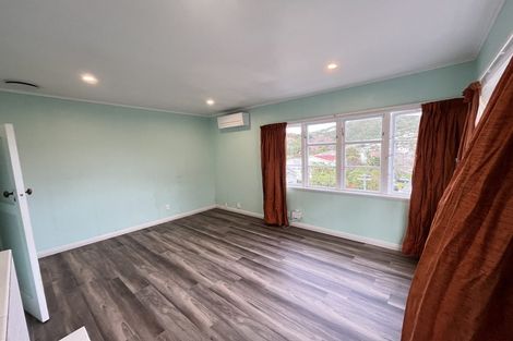 Photo of property in 1 Wavell Street, Karori, Wellington, 6012