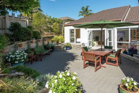 Photo of property in 14 Conacher Close, East Tamaki Heights, Auckland, 2016