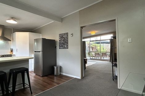 Photo of property in 1/12 Gradwell Place, Two Mile Bay, Taupo, 3330