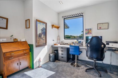 Photo of property in 48a Egerton Road, Winton, 9781