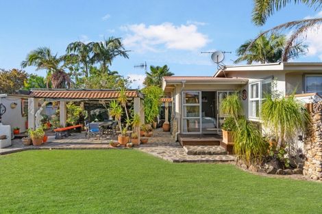 Photo of property in 120 Kiwi Road, Whangamata, 3620