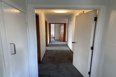 Photo of property in 20 Ocean View Road, Northcote, Auckland, 0627