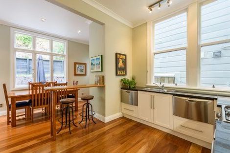 Photo of property in 135 Glenmore Street, Kelburn, Wellington, 6012