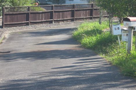 Photo of property in 2/53 Greenvalley Rise, Glenfield, Auckland, 0629