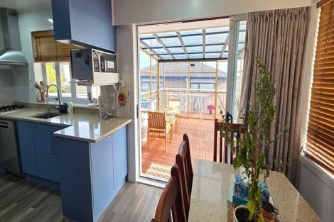 Photo of property in 211 Sturges Road, Henderson, Auckland, 0612