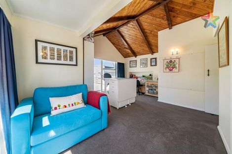 Photo of property in 14 Te Whiti Grove, Korokoro, Lower Hutt, 5012
