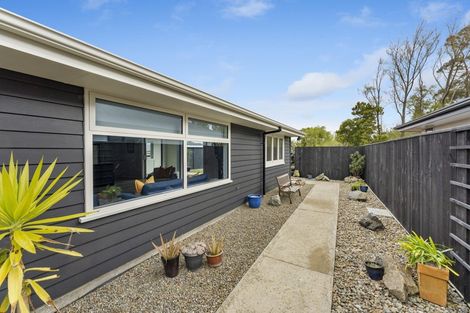 Photo of property in 16 Ivy Lane, Kelvin Grove, Palmerston North, 4414