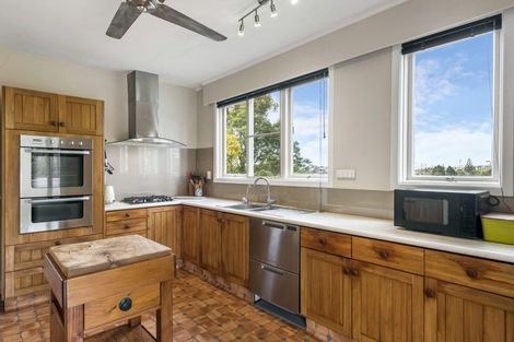 Photo of property in 23 Gretel Place, Hillcrest, Auckland, 0627