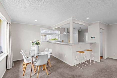 Photo of property in 8 Chedworth Avenue, Bishopdale, Christchurch, 8053
