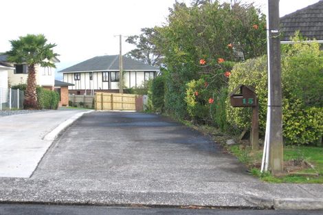 Photo of property in 15 Mackenzie Street, Te Atatu South, Auckland, 0610