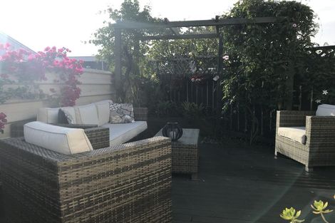 Photo of property in 2/41 Carnarvon Street, Gisborne, 4010