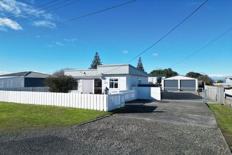 Photo of property in 5 Huia Street, Foxton Beach, Foxton, 4815