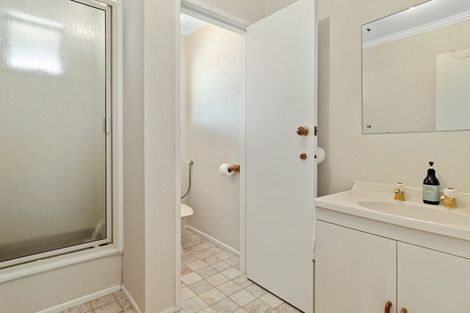 Photo of property in 18 Hinewa Road, Otumoetai, Tauranga, 3110