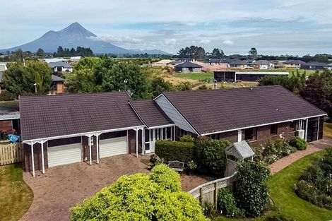 Photo of property in 73 Cressida Avenue, Stratford, 4332