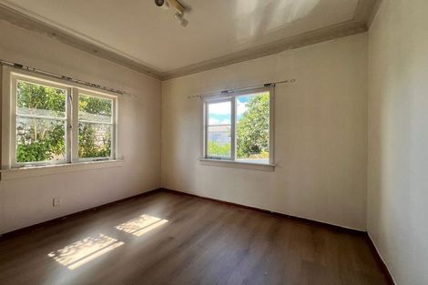 Photo of property in 39 Cambridge Terrace, Papatoetoe, Auckland, 2025