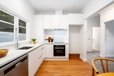Photo of property in 1/71 Garden Road, Northland, Wellington, 6012