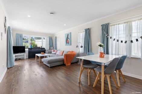 Photo of property in 6 Celsmere Lane, Te Atatu Peninsula, Auckland, 0610