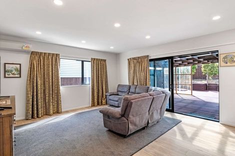 Photo of property in 9 Cooladawson Drive, Flat Bush, Auckland, 2019
