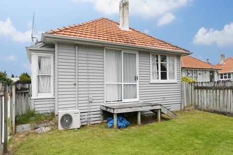 Photo of property in 45u1 Ross Crescent, Fairfield, Hamilton, 3214