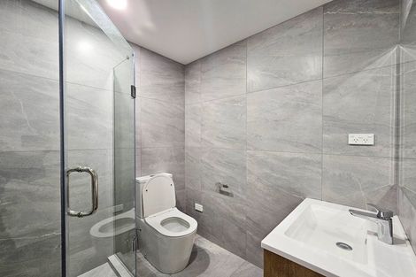 Photo of property in 8 Lewis Road, Pakuranga, Auckland, 2010