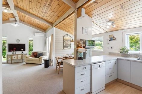 Photo of property in 12 Kowhai Grove, Waikanae, 5036