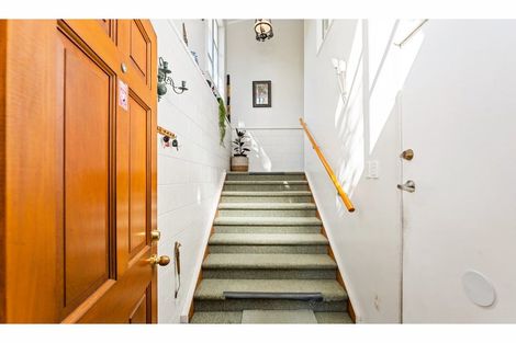 Photo of property in 42 Velma Road, Hillcrest, Auckland, 0627