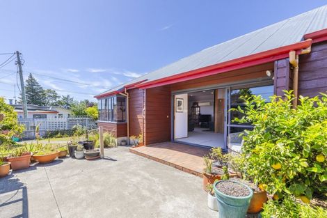 Photo of property in 6 Tavistock Road, Waipukurau, 4200