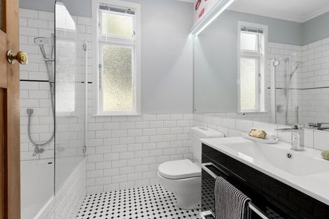 Photo of property in 17 Mitchell Street, Brooklyn, Wellington, 6021