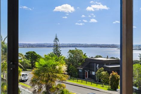 Photo of property in 64 Island Bay Road, Beach Haven, Auckland, 0626