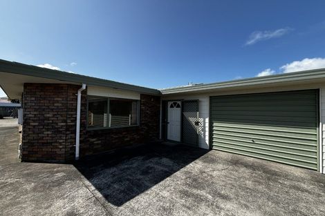 Photo of property in 2/219 Mangorei Road, Merrilands, New Plymouth, 4312