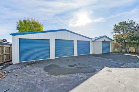 Photo of property in 15 Frensham Crescent, Woolston, Christchurch, 8062