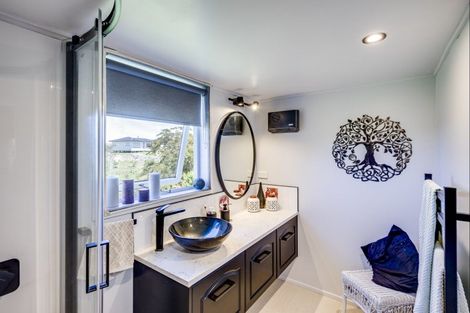 Photo of property in 37 Abbotsford Road, Waipawa, 4210