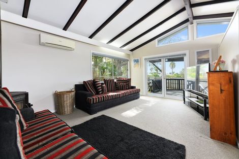 Photo of property in 1/62 Rua Road, Glen Eden, Auckland, 0602