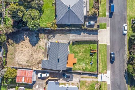 Photo of property in 16 Alberta Road, Glen Avon, New Plymouth, 4312