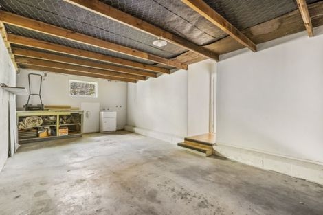 Photo of property in 2/9 Paruru Avenue, Northcote, Auckland, 0627