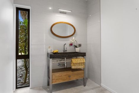 Photo of property in 585 Coutts Island Road, Coutts Island, Christchurch, 7670