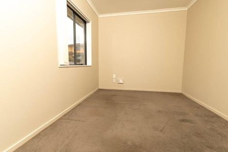 Photo of property in 10 Exotic Place, Massey, Auckland, 0614