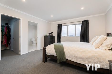 Photo of property in 16 Havana Rise, Grenada Village, Wellington, 6037
