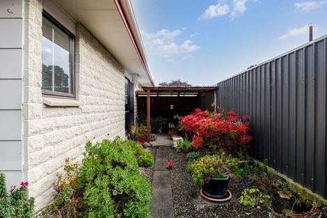 Photo of property in 1 Pinedale Parade, Milson, Palmerston North, 4414
