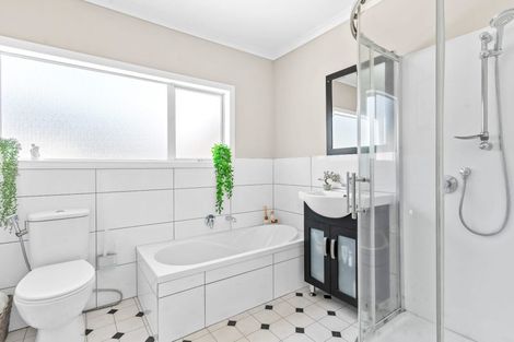 Photo of property in 186 Naenae Road, Naenae, Lower Hutt, 5011