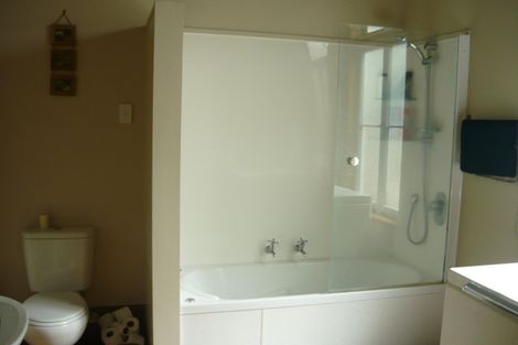 Photo of property in 52 Timaru Road, Waimate, 7924